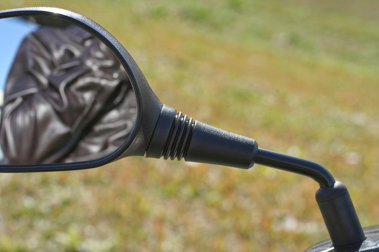 SUZUKI addressV125G(スズキ・アドレスV125 2009年 K9モデル)ミラー画像