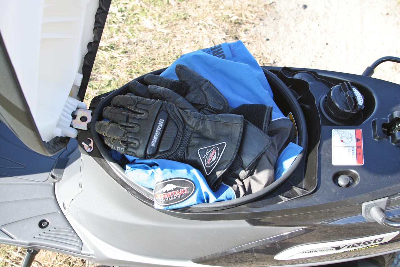 SUZUKI addressV125G(スズキ・アドレスV125 2009年 K9モデル)トランクスペース・シート下画像