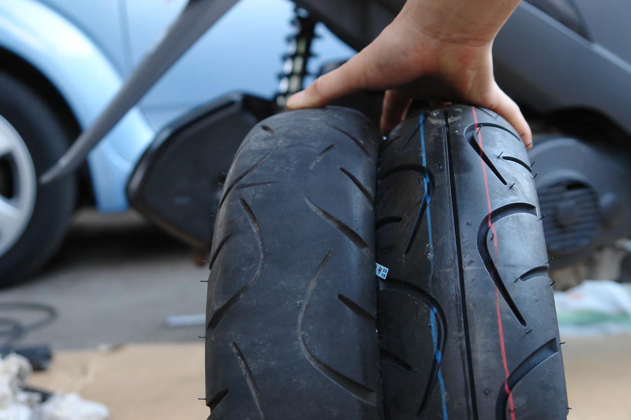 suzuki アドレスV125G.(2005年/K5モデル。排ガス規制前モデル)。タイヤ交換画像