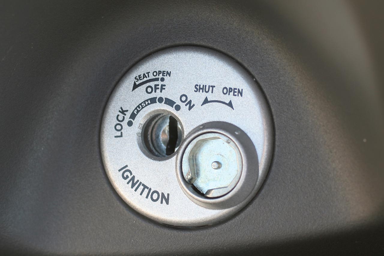 SUZUKI addressV125G(スズキ・アドレスV125 K5モデル)画像・キーシリンダー