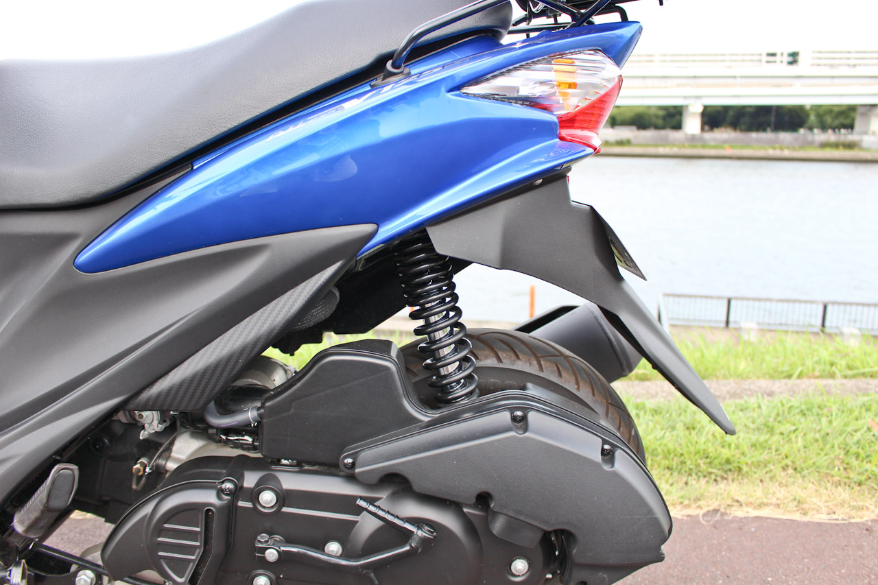 suzuki addressv125S SL3/2016年モデル。サイドスタンド・サスペンション