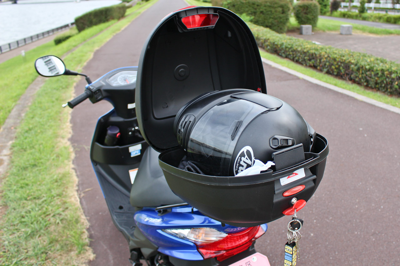 suzuki addressv125S SL3/2016年モデル。シート・トランクスペース・リアボックス